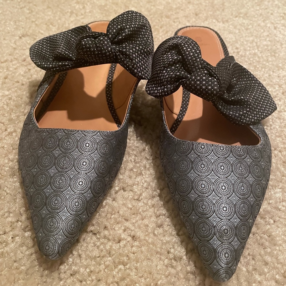 Bill Blass blue mules with dust bag. Size 9.